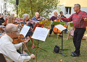 Orchester startet wieder. Foto: Senger