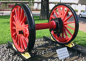 Kuppelradsatz vor dem Bahnhof iin Kreiensen. Foto: Senger