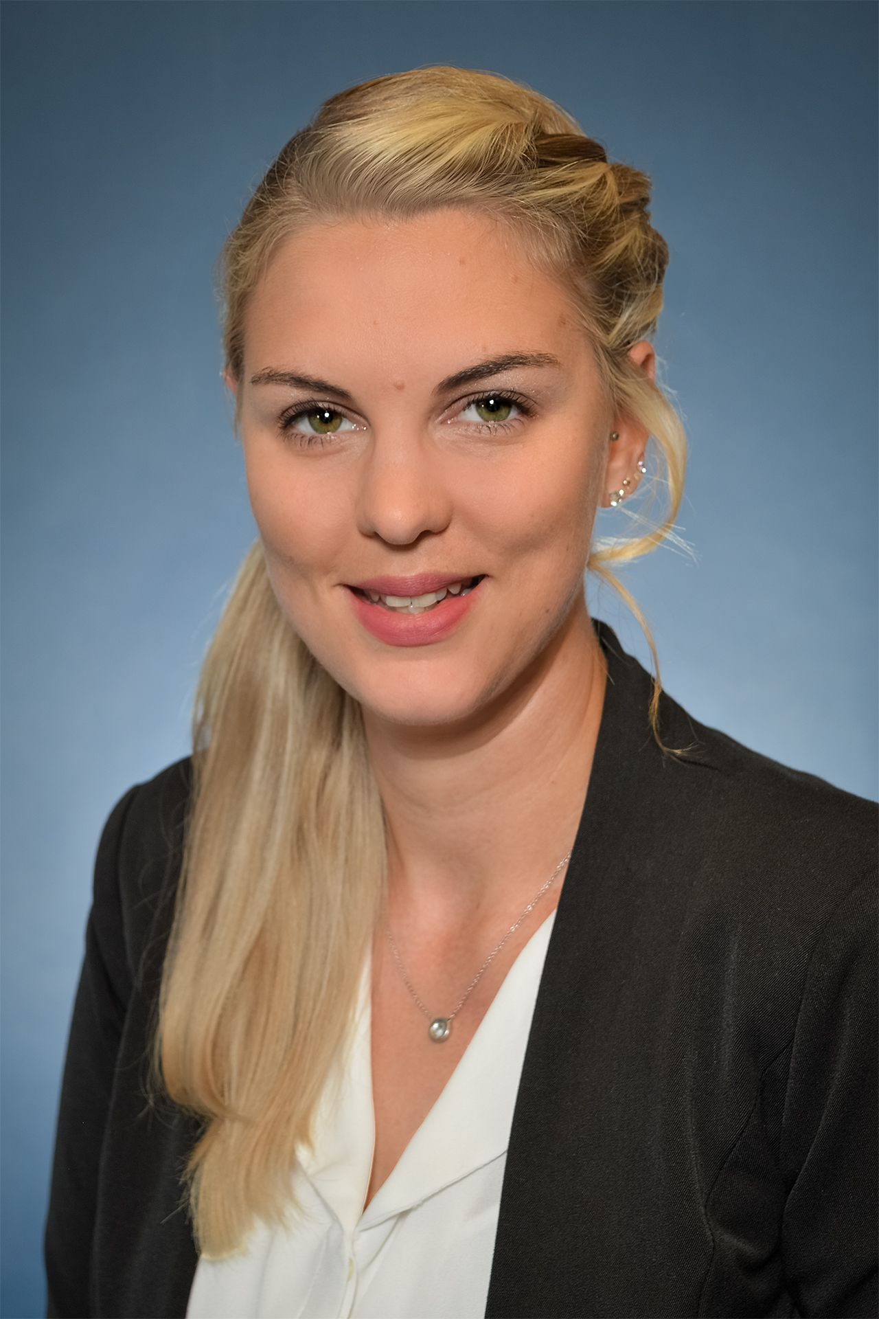 Portrait von Dorina Münnig